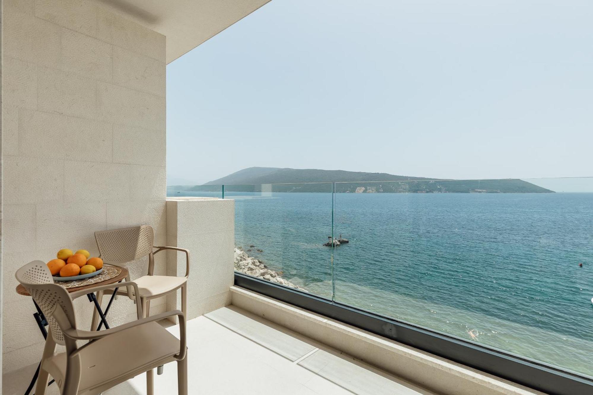 Savina Beachfront Oasis Herceg Novi Exterior photo