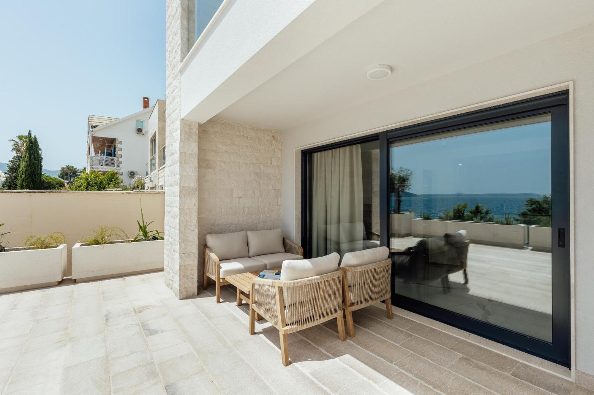 Savina Beachfront Oasis Herceg Novi Exterior photo